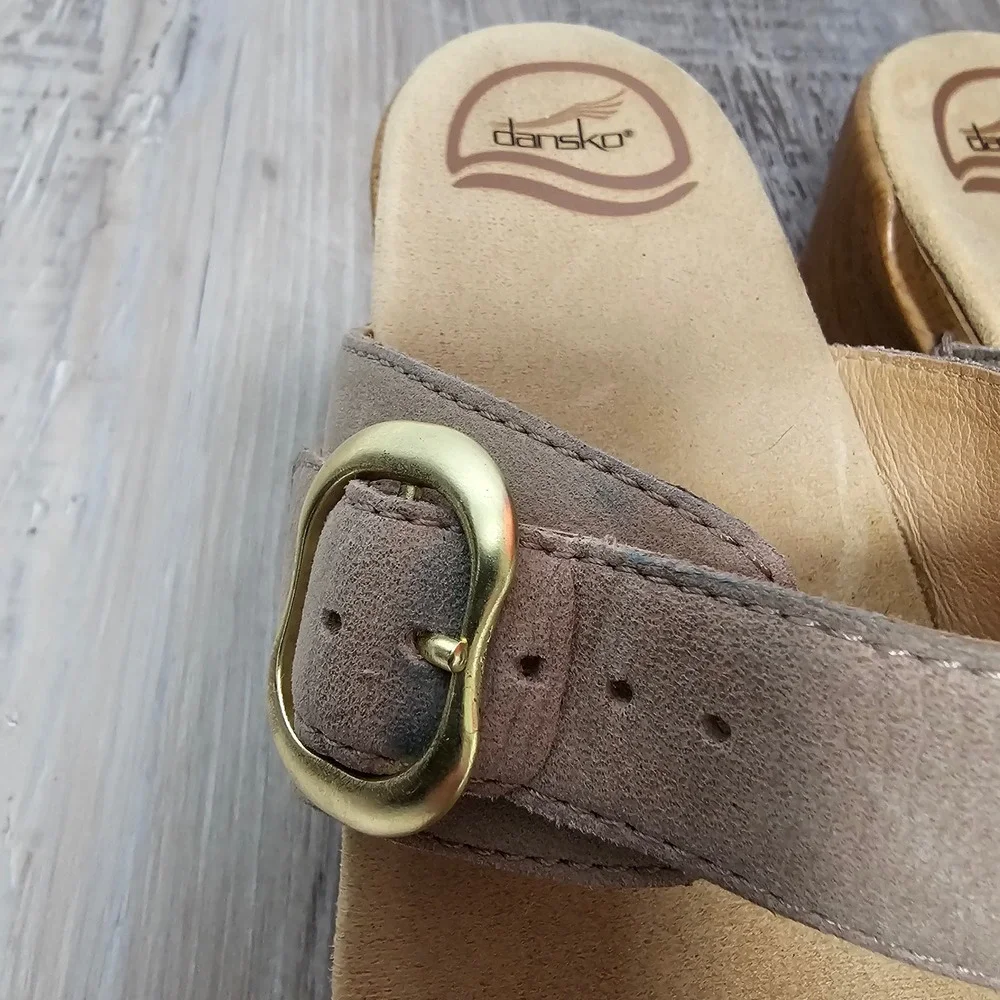 Dansko Sophie Womens 39 US 8.5 Tan Leather Wedge Slide Sandals Buckle Comfort